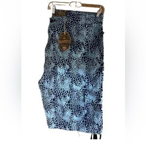 Evolution in design cargo shorts pants. Size 52. Color:navy blue